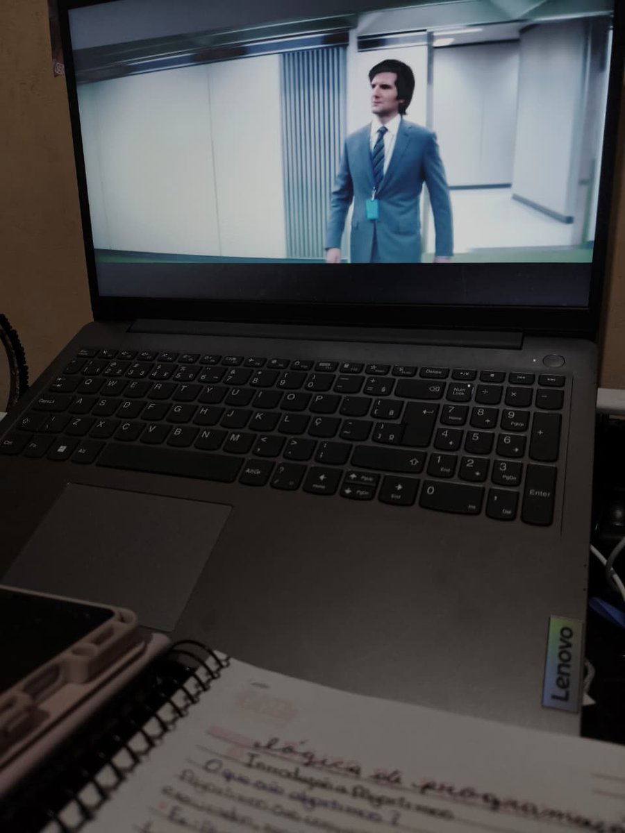 meurelicarios's tweet image. finalmente iniciei em programação! porém não rendi muito :/ tento me consolar com o fato de essa ser a primeira vez que eu realmente estudo algo. enfim, amanhã com certeza serei melhor 

#studytwt #studytwtbr #studytech #studyvlog