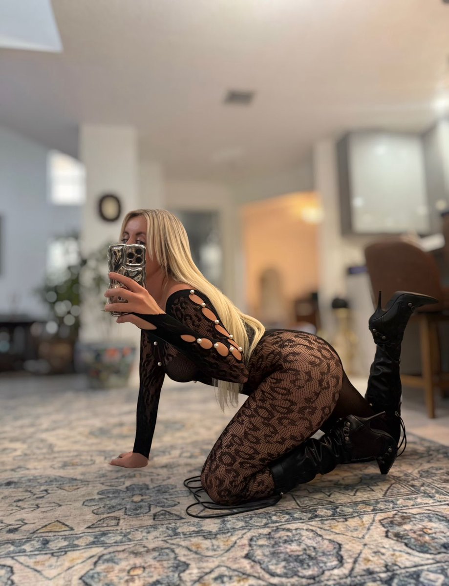 LibbyT_USA's tweet image. Netflix and chill with me?