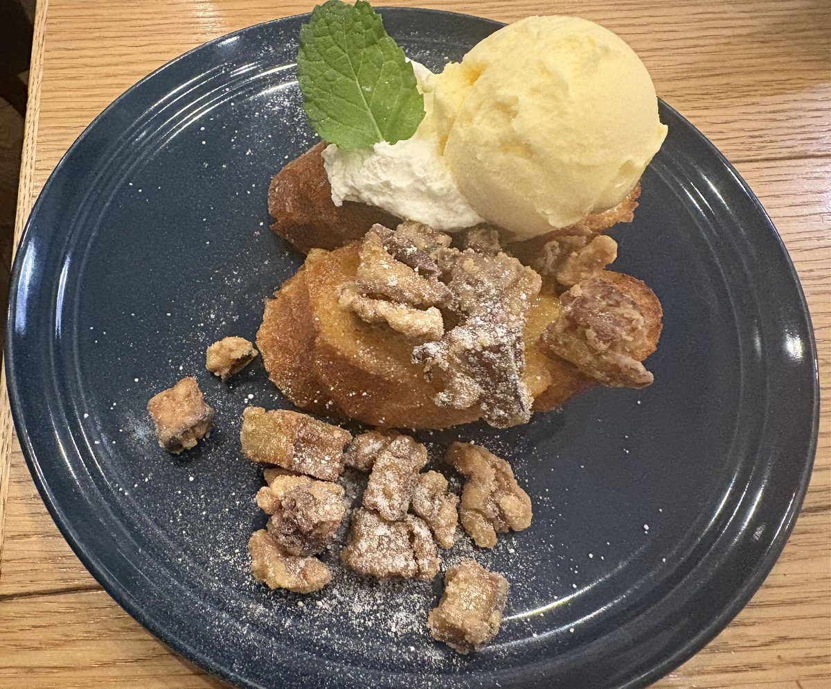 george_takes's tweet photo. 昨夜は相模大野にあるcafetsumuriに久しぶりに音楽ライブを観に行った。ここはよく都心にあるライブバーと違って喫茶店なので入りやすかった。演者もよかったし、
なんといっても今限定のフレンチトーストと深煎りコーヒーがおいしかった。また機会があれば行きたい。#tsumuri #ライブハウス #相模大野 https://t.co/R1zGoXqHV4