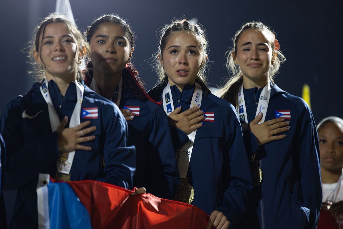 ✨🔥 ¡El atletismo boricua brillando en el Panamericano U20 en Bogotá! 🇵🇷

Legna Echevarría conquistó dos medallas de oro: salto de longitud y relevo 4x100m junto a Francés Colón, Darelis Domínguez y Estefanía Rivera. 🥇🥇

▶️Info aquí: copur.pr/noticia/detall…

Pero eso no es