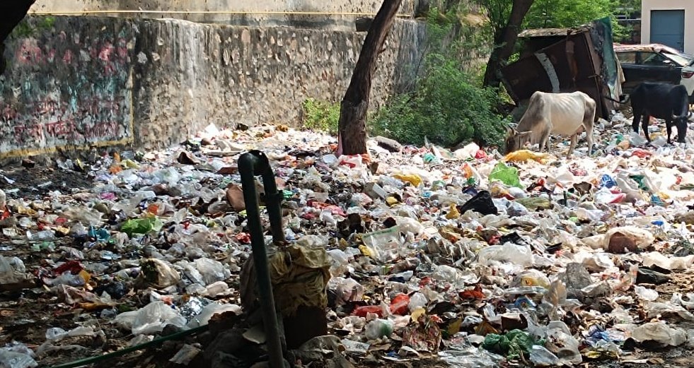 pankaj_shankar's tweet image. This is DC Park which is adjacent to Dayal Nagar Village in Green Fields Colony, Faridabad. It has become a waste dumping ground.
Humbly request the CM Haryana @NayabSainiBJP to help make the park functional / maintained , the waste cleared & ditch filled up.
@smartcityfbd