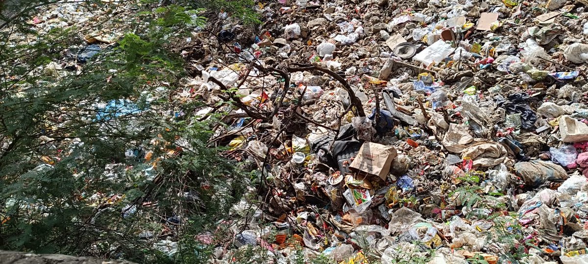 pankaj_shankar's tweet image. This is DC Park which is adjacent to Dayal Nagar Village in Green Fields Colony, Faridabad. It has become a waste dumping ground.
Humbly request the CM Haryana @NayabSainiBJP to help make the park functional / maintained , the waste cleared & ditch filled up.
@smartcityfbd