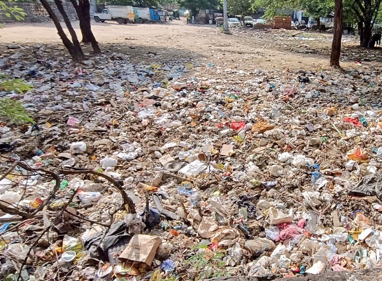 pankaj_shankar's tweet image. This is DC Park which is adjacent to Dayal Nagar Village in Green Fields Colony, Faridabad. It has become a waste dumping ground.
Humbly request the CM Haryana @NayabSainiBJP to help make the park functional / maintained , the waste cleared & ditch filled up.
@smartcityfbd