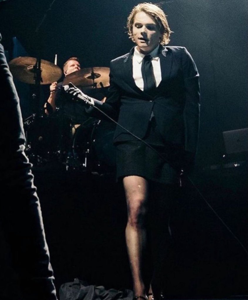 devin 🦭 tweet media