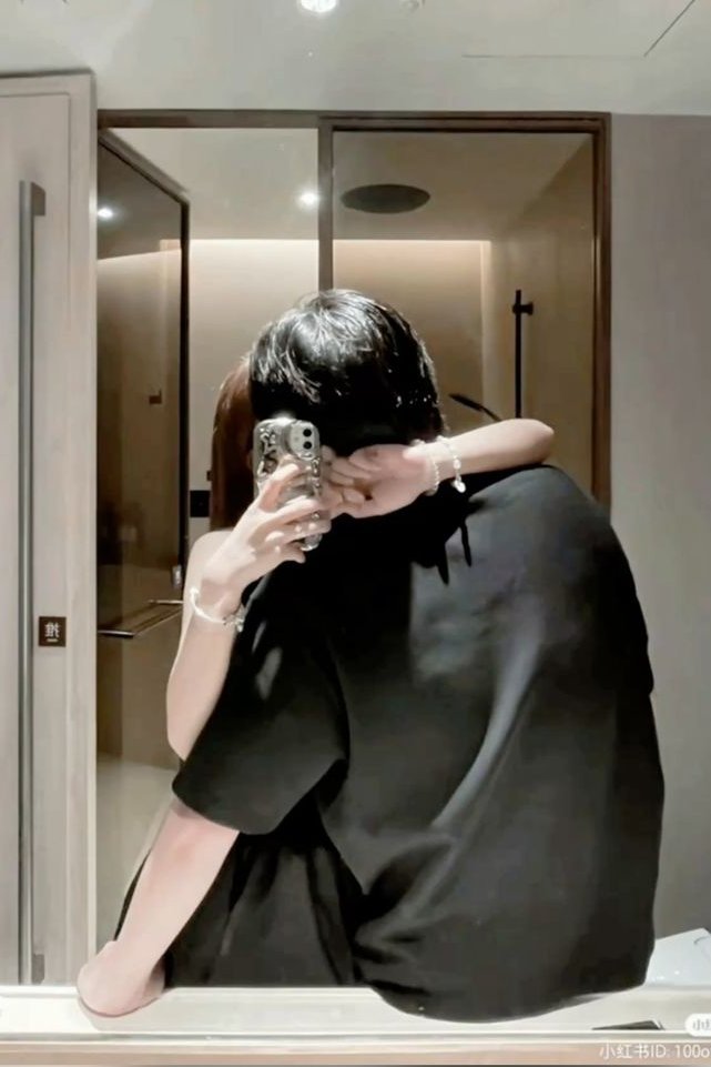 Lazy Sunday. Good morning from me and this beautiful boy who happens to be the loml. &lt;3