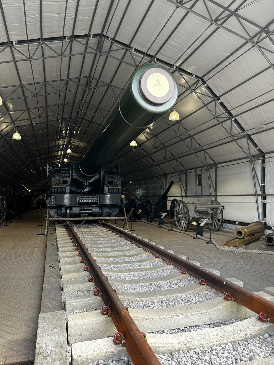 Military_AFV's tweet photo. みんな列車砲が好きだよね⁉️
前回の訪英時に『オードナンス BL 18インチ列車榴弾砲』を見てきました🤗 https://t.co/U0jA8AUan2