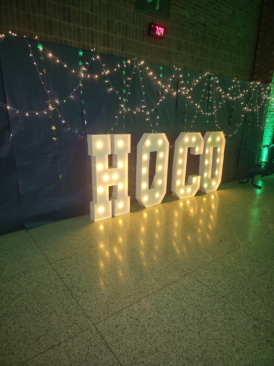 LCHS_Griffin's tweet image. It&apos;s not Homecoming without a DANCE! Happy Homecoming @LCHS_Patriots, as we are grateful to serve as chaperones for another year. #WeAreLC #BeRevolutionary #TheView