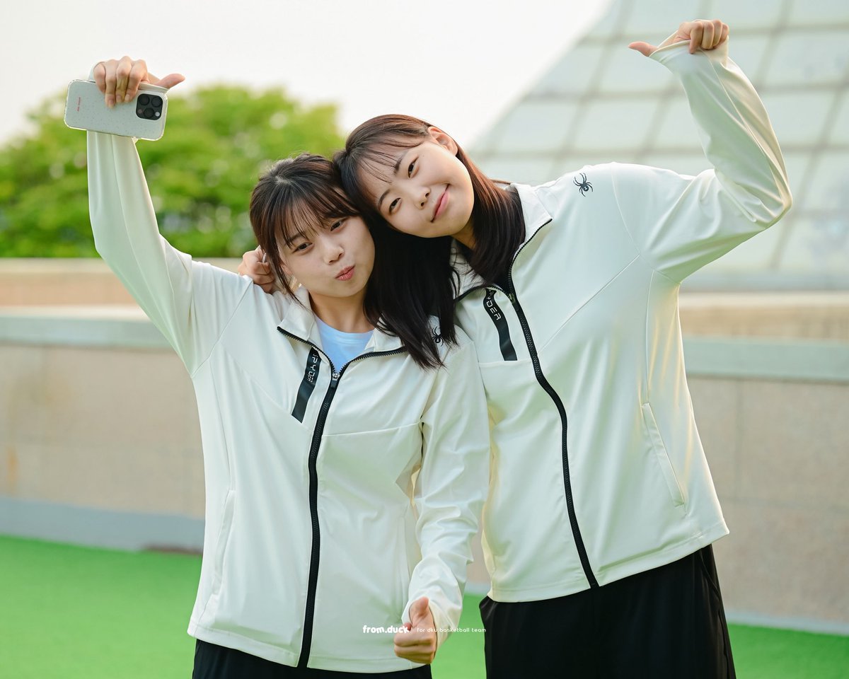 fromduck_'s tweet photo. 단국대 여자 농구부는 진짜 사랑이 아닐리가 없다 ,, 유정이랑 성언이 ,, 너무 예쁘고 귀엽고 사랑스럽고 내꺼였으면 좋겠고 💚 https://t.co/iWXweGj95g