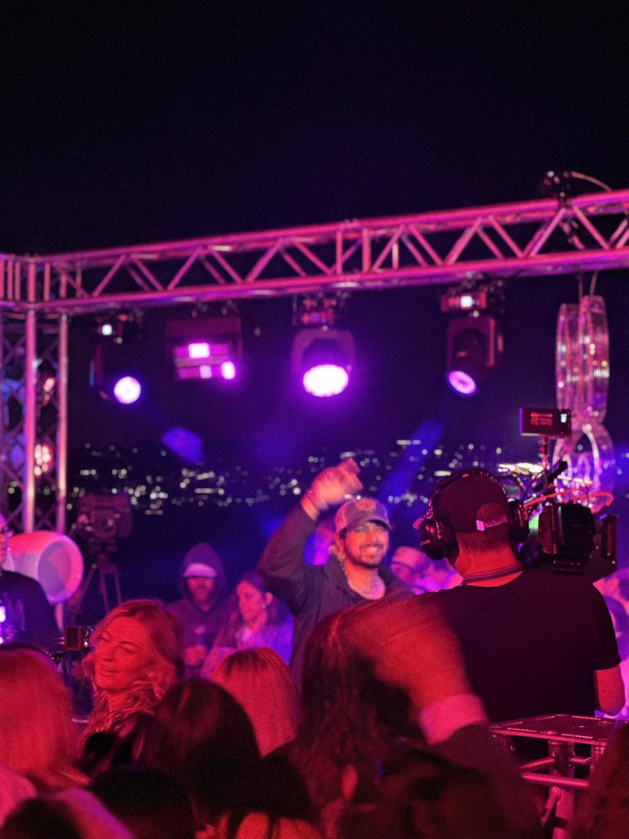 wtf is up dennys tweet media