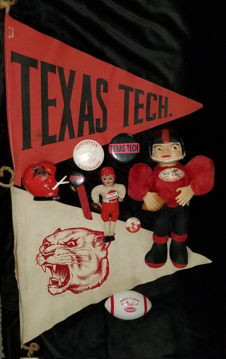 SWCfootballNow's tweet photo. Week 6 #SWCmatchup
@TexasTechFB
at
@UHCougarFB
Enco/Esso gas station pennant, helmet bank premium, flip football doll, stadium giveaway football, celluloid football doll, and buttons. #WreckEm #HoustonIsWestTexas #GoCoogs #SWClivesOn https://t.co/Yea78lg5q2