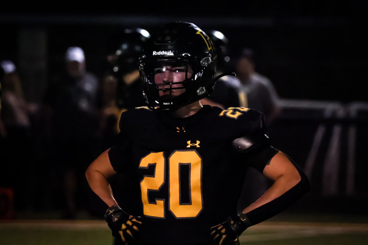 AllisonGehrig21's tweet photo. HOCO Game!! 50-14 Win over the Huntsville Eagles. This team has a big future!!

@max_washausen 
@tctabler 
@PreWarWesley 
#PGHS https://t.co/LTztPN5sr7
