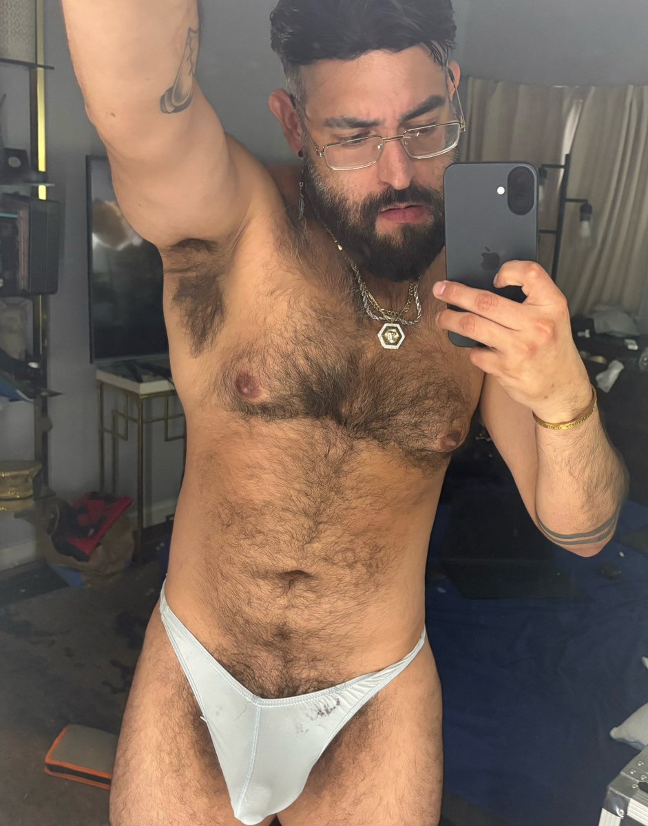 DJ_Xhristian's tweet photo. Gogo dancing a the eagle LA tonight https://t.co/QjtDKjZifH