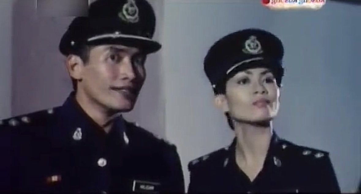 Saja kongsi gambar AC AB (Abadi) dalam filem Gerak Khas.