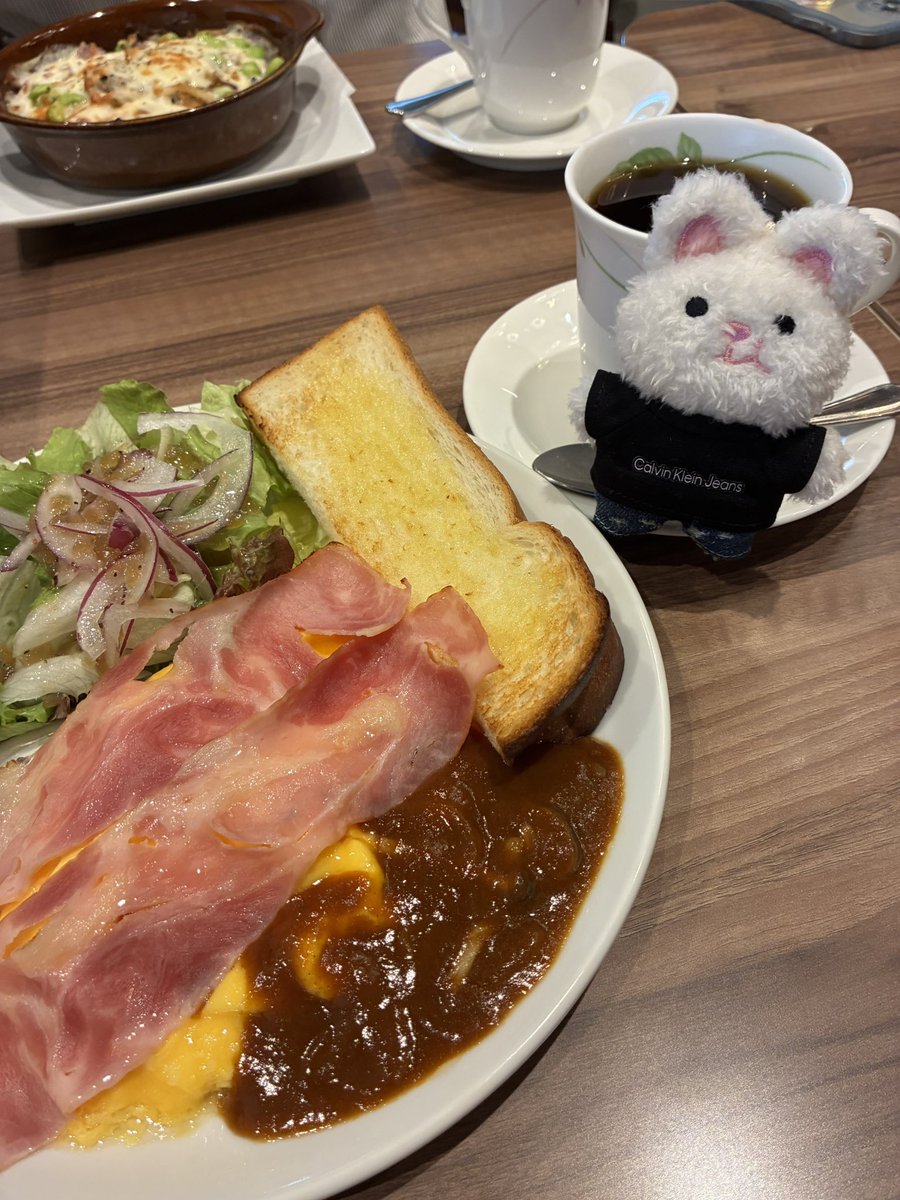 k_miyu_1224's tweet image. 職場の後輩とお出掛け🚗💨
armyじゃないけど、いつも推し活に付き合ってくれて感謝🥲✨

#大人army 
#大人ARMYさんと繋がりたい