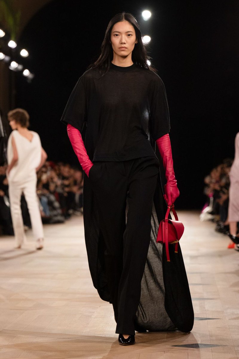 wwd_jp tweet picture