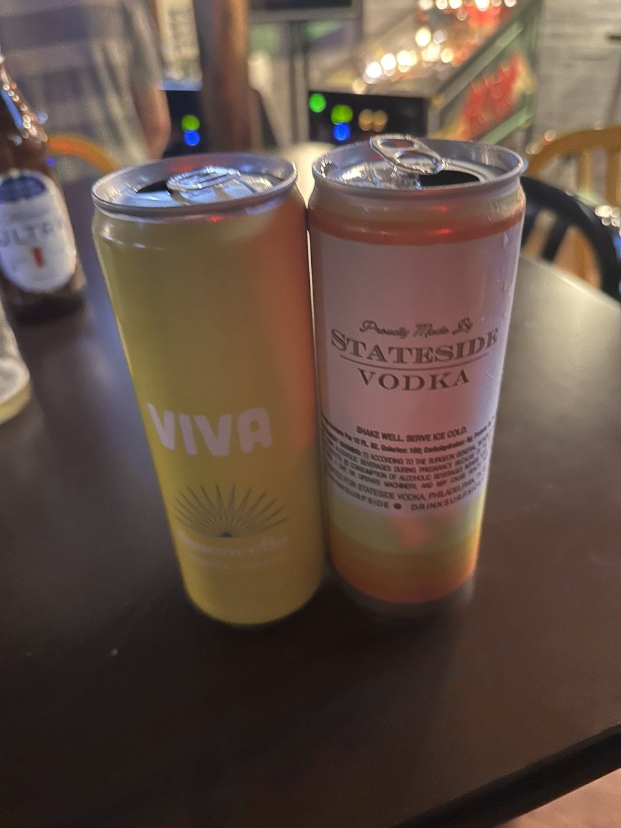 fossilnose's tweet photo. Two baddies at the bar https://t.co/ULK7QmmZCW