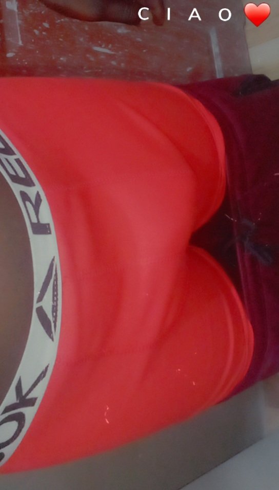 mr_bigbuddyboy's tweet photo. Ladies let see some matching panties https://t.co/ayeboUjSkC