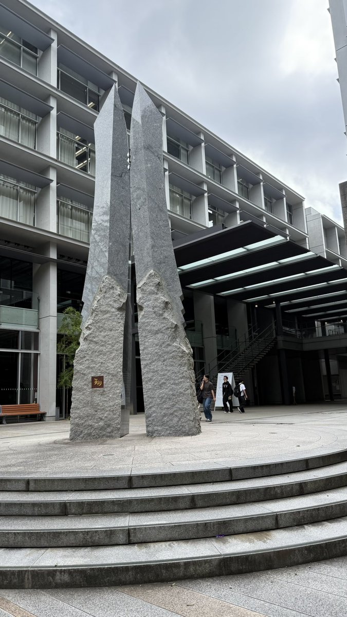 kgu_geo's tweet photo. 【こくちり山手線内回り】
11:30、内回りチームも外回りチームに一歩遅れて國學院大學に到着しました❗️

計18人による山手線一周企画はこれにて完結です㊗️
ご覧いただきありがとうございました✨
#こくちり山手線
#おまえら絶対歩くな https://t.co/FvS9XmFk5L