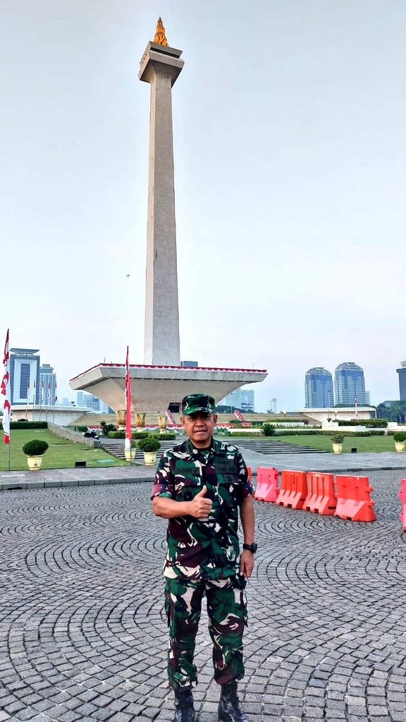 muchcholis's tweet photo. Selamat HUT Ke 80 TNI Mas Agus Faridianto #Brother https://t.co/FvhEZtYIkB