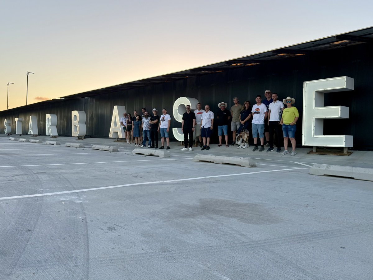 kdallasAT's tweet image. We made it! @TeslaClubAT at Starbase 🇺🇸🚀🤠✨