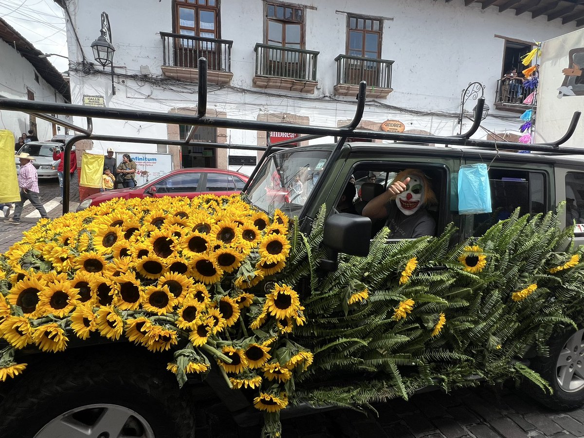 BereMarinb's tweet photo. Festividad #SanFranciscoDeAsis 
#Mojiganga https://t.co/fu4YKBCxtt