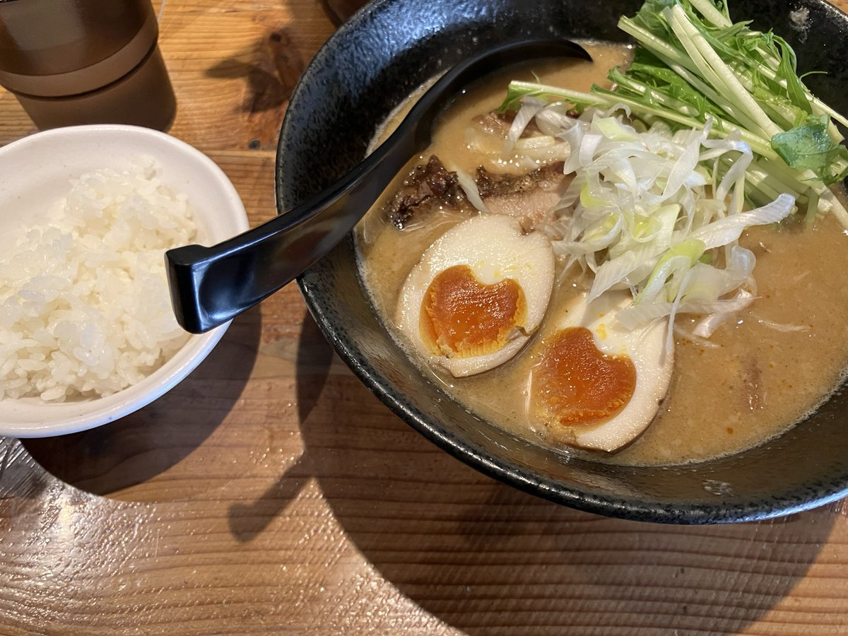po4444n___'s tweet photo. タマゴハート https://t.co/rvIcWAI6jd