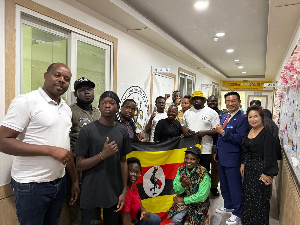 UgandansInKorea's tweet photo. Ugandans in Korea visited the Ugandan Consulate in Busan, South Korea.
#UgandansInKorea #UgandaCommunityKorea #UgandanConsulateBusan #Busan #UgandaKoreaRelations #DiasporaEngagement #ProudlyUgandan #EastAfricansInAsia #UgandaAbroad #UnityInDiaspora https://t.co/MPQMmdVpWg