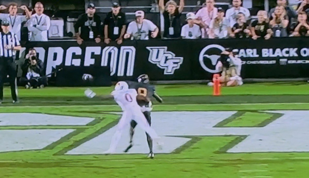notnotjalen's tweet image. Am I crazy or was there an incredibly important no call for PI that could have changed the entire game?