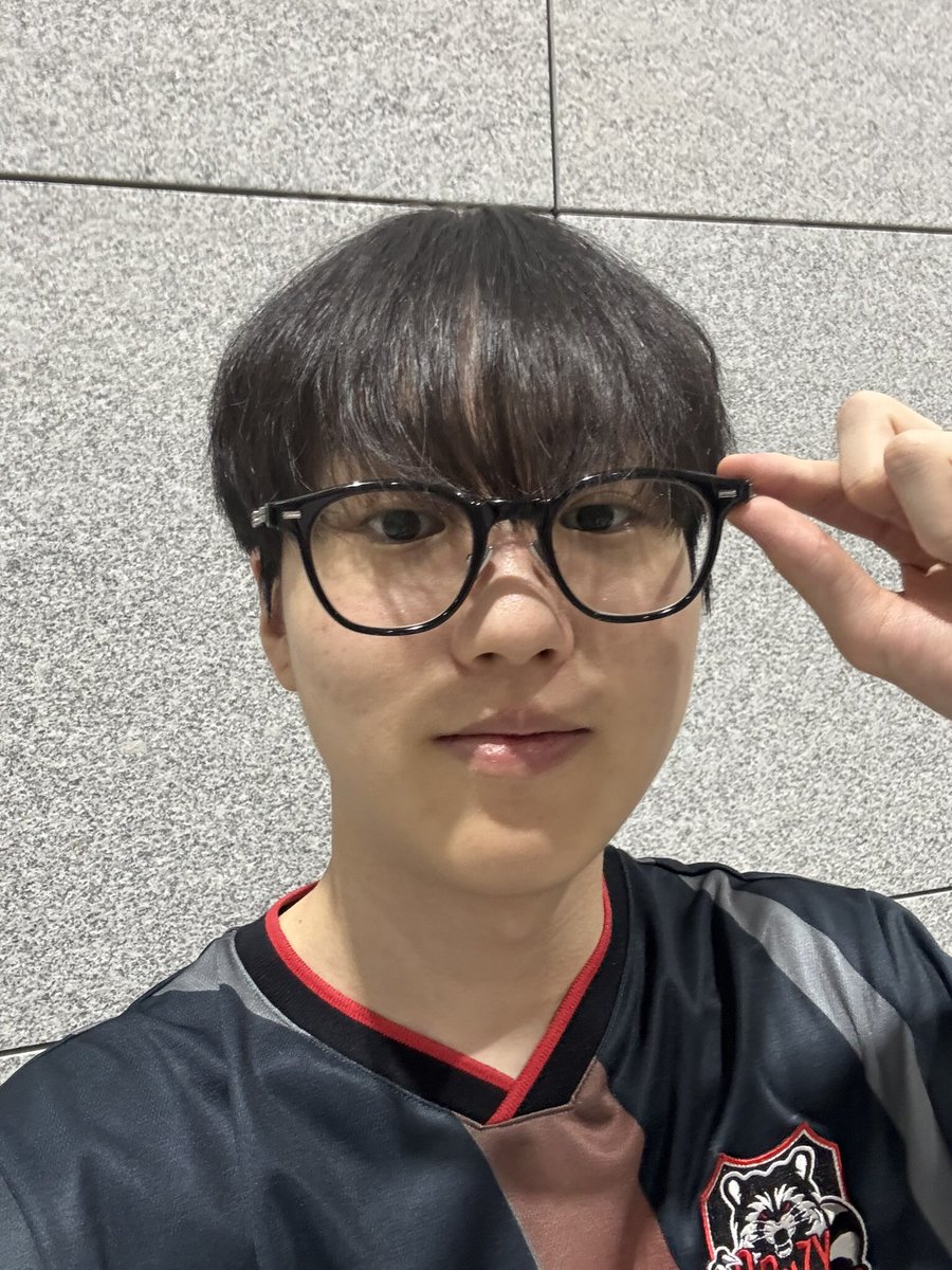 모비즌 tweet media