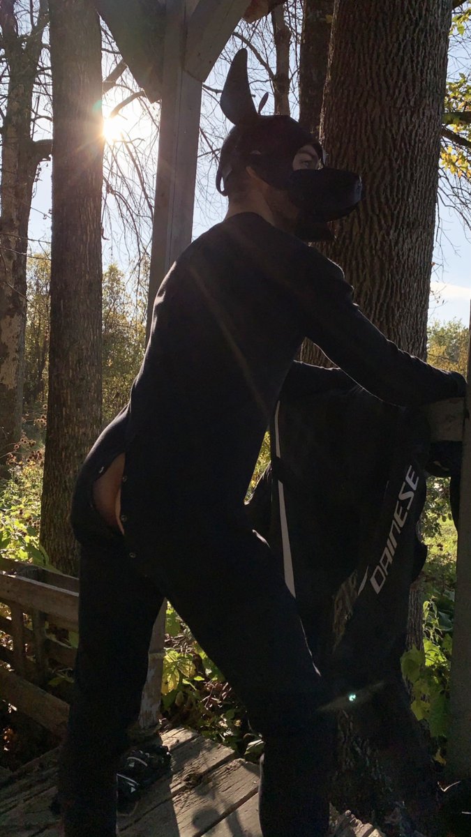 Retweet if you can see both the Moon &amp; the Sun 🌒☀️