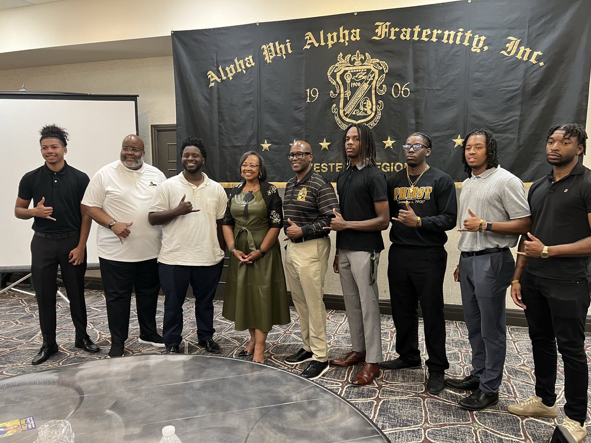 sf_alphas's tweet image. Brothers having a great time at the @alphawestregion College Brothers Retreat and Advisors Training in Las Vegas, NV. BIG 06! 🤙🏾❄️🤙🏾 #AlphaPhiAlpha #APhiA #AlphaWest #Divine9 #D9 #NPHC #BGLO #California #WestCoast #WestCoastAlphas #WesternRegionAlphas #NorCal #NorCalAlphas