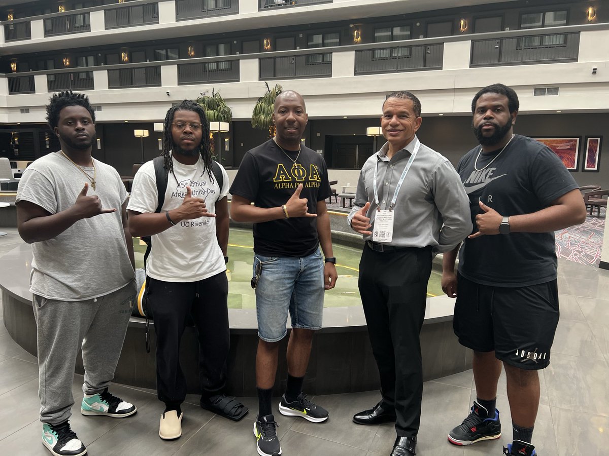 sf_alphas's tweet image. Brothers having a great time at the @alphawestregion College Brothers Retreat and Advisors Training in Las Vegas, NV. BIG 06! 🤙🏾❄️🤙🏾 #AlphaPhiAlpha #APhiA #AlphaWest #Divine9 #D9 #NPHC #BGLO #California #WestCoast #WestCoastAlphas #WesternRegionAlphas #NorCal #NorCalAlphas