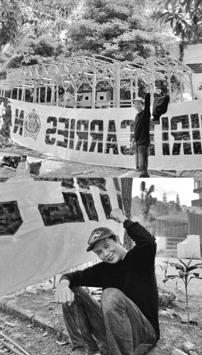 Innalilahi wainnalilahi rojiun.
Swargi langgeng mas nyek
Maturnuwun cinta dan dedikasi gawe adek adek e.
Kreator tribun Arema Indonesia 🥀