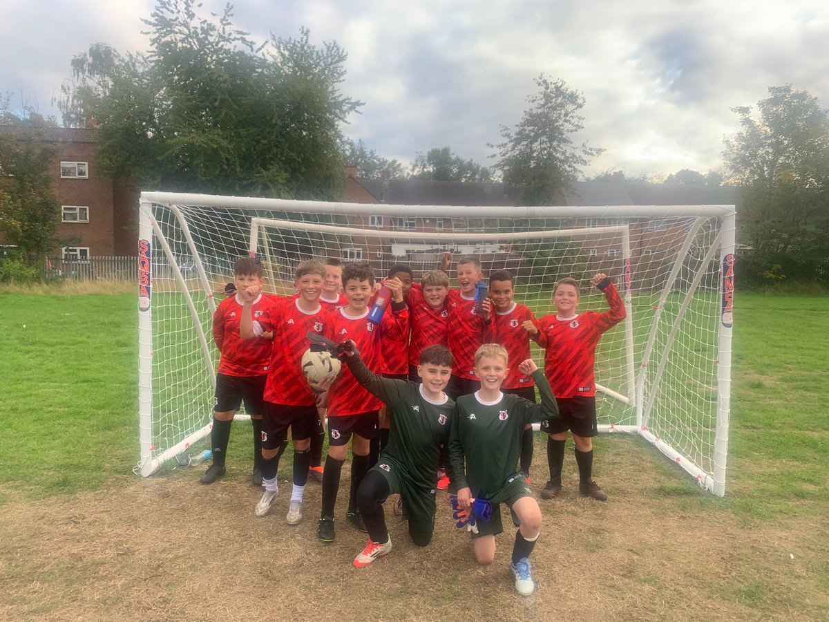 StTomMore's tweet image. Our boys footballers were in action this week under new management. 

Mr Vidler and Mrs Robinson were impressed with their commitment. A win (6-2) and loss (2-0) over their two games but plenty of fun! #STMPE