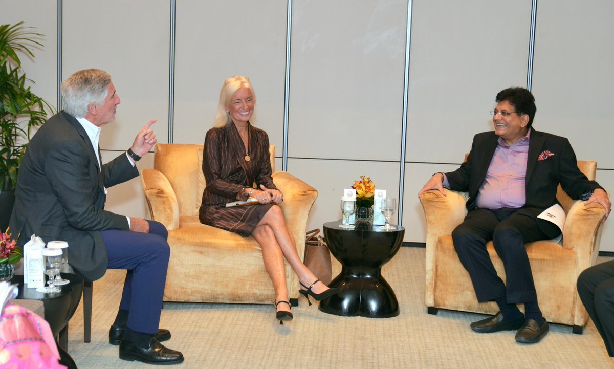 PiyushGoyal's tweet image. Met Ms. @CEverson, Senior Advisor, Permira and Mr. Paul Fribourg, Chairman & CEO of Continental Grain Company.
Discussed India’s growth story and explored new avenues to further deepen business collaboration.
