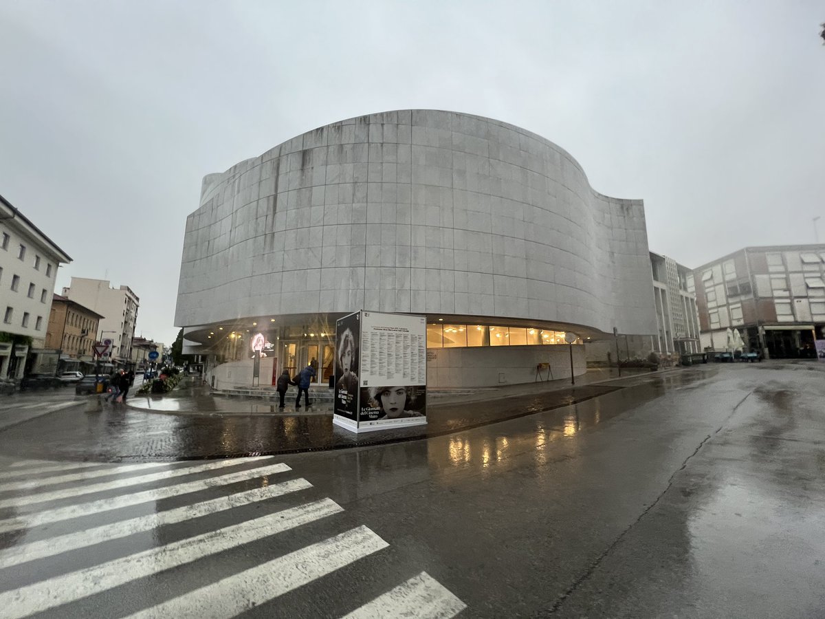 Ashley Valentine tweet media