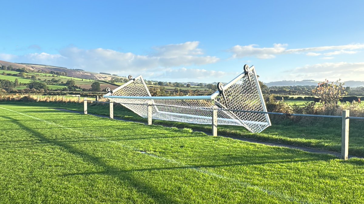 It’s was a fair blowy night up at <a href="/radnorvalleyfc/">Radnor Valley FC 🏴󠁧󠁢󠁷󠁬󠁳󠁿</a> ! #stormamy