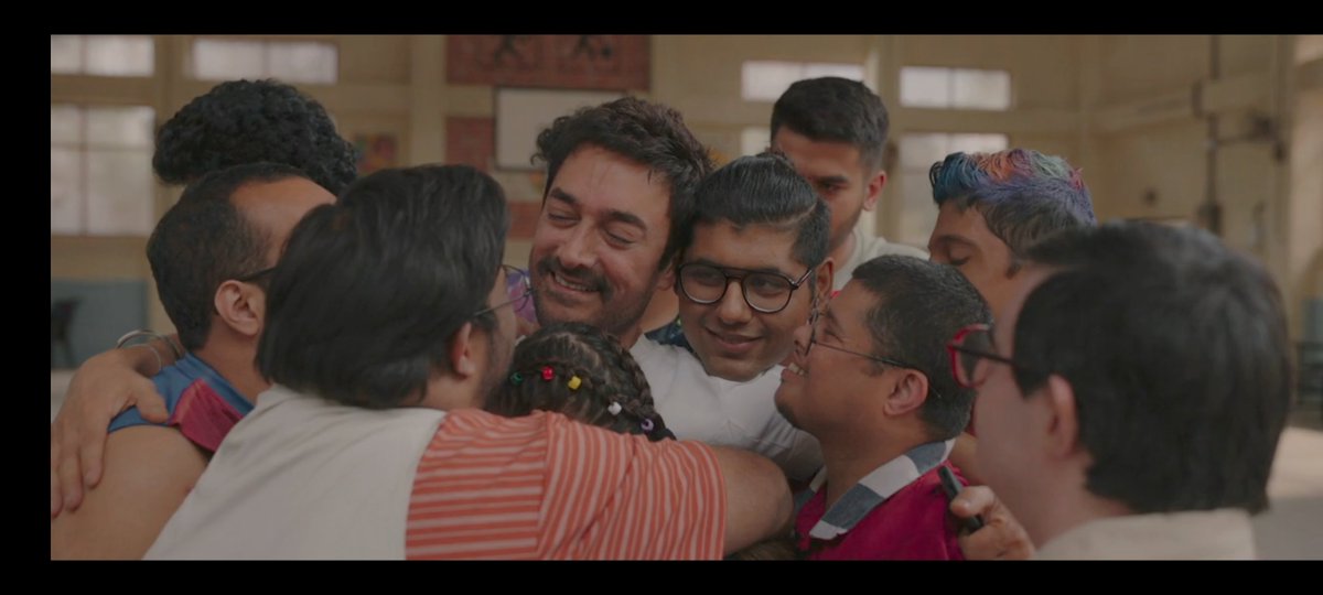 Yeni bir Amir Khan filmi izlemeyeli ne çok olmuş eski günlerime nasıl da döndürdün beni helal olsun be hala aynı kalite şimdi Bollywood a dönüp eskisi gibi kaliteli şeyler izlicem kralsın Amir