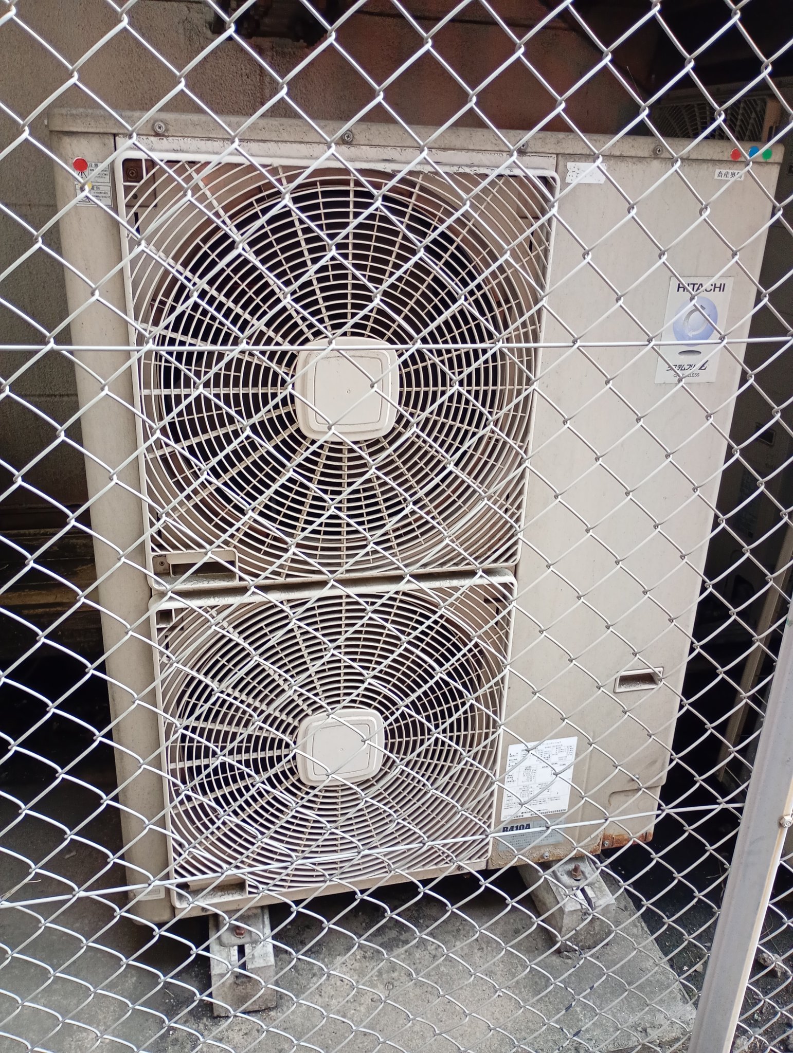 室外機 - Search / X