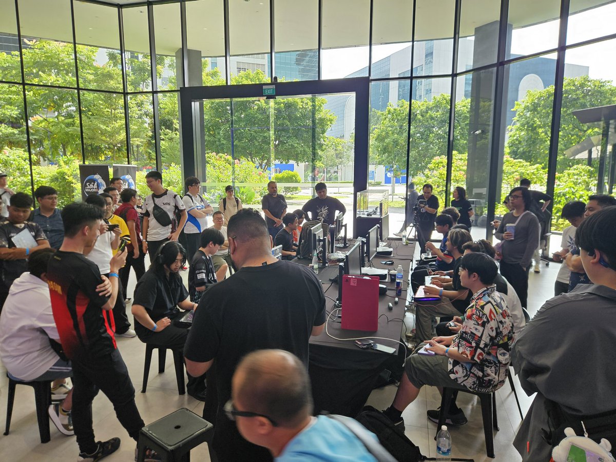 Top 16 Losers are underway!!

We'll be carrying on stream with AK and Arslan Ash in Winners right now!

Watch now!
🔴youtube.com/@VersusVortex
💜twitch.tv/mikeross