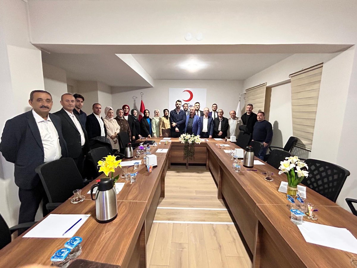 Yönetim Kurulu Üyemiz Ömer Faruk Çalışkan’ın katılımıyla, Çorum İl Merkezimiz ve şubelerimizin de yer aldığı İl Koordinasyon Toplantısı gerçekleştirildi.

Tarihi ve kültürel zenginlikleriyle bilinen şehir Çorum’da, gönüllülerimizin çalışmaları değerlendirildi. İnsani yardım