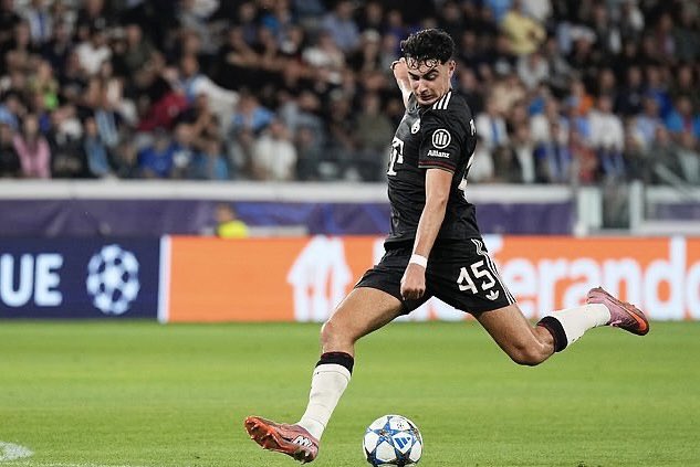 Elochukwu on X: "Both Manchester United and Manchester City are reportedly interested in signing highly-rated Bayern Munich defensive midfielder Aleksandar Pavlovic. https://t.co/2DbCkY1ZnL" / X