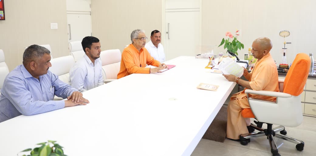 Yogi Adityanath Office (@myogioffice) on Twitter photo मुख्यमंत्री श्री <a href="/myogiadityanath/">Yogi Adityanath</a> जी महाराज से आज लखनऊ में बिजनौर लोक सभा क्षेत्र के पूर्व सांसद श्री भारतेन्द्र सिंह जी ने शिष्टाचार भेंट की।
इस अवसर पर नमामि गंगे के क्षेत्रीय संयोजक श्री धीर सिंह जी, श्री तुषार मलिक जी एवं श्री पावेन्द्र सिंह जी भी उपस्थित रहे। मुख्यमंत्री श्री <a href="/myogiadityanath/">Yogi Adityanath</a> जी महाराज से आज लखनऊ में बिजनौर लोक सभा क्षेत्र के पूर्व सांसद श्री भारतेन्द्र सिंह जी ने शिष्टाचार भेंट की।
इस अवसर पर नमामि गंगे के क्षेत्रीय संयोजक श्री धीर सिंह जी, श्री तुषार मलिक जी एवं श्री पावेन्द्र सिंह जी भी उपस्थित रहे।
