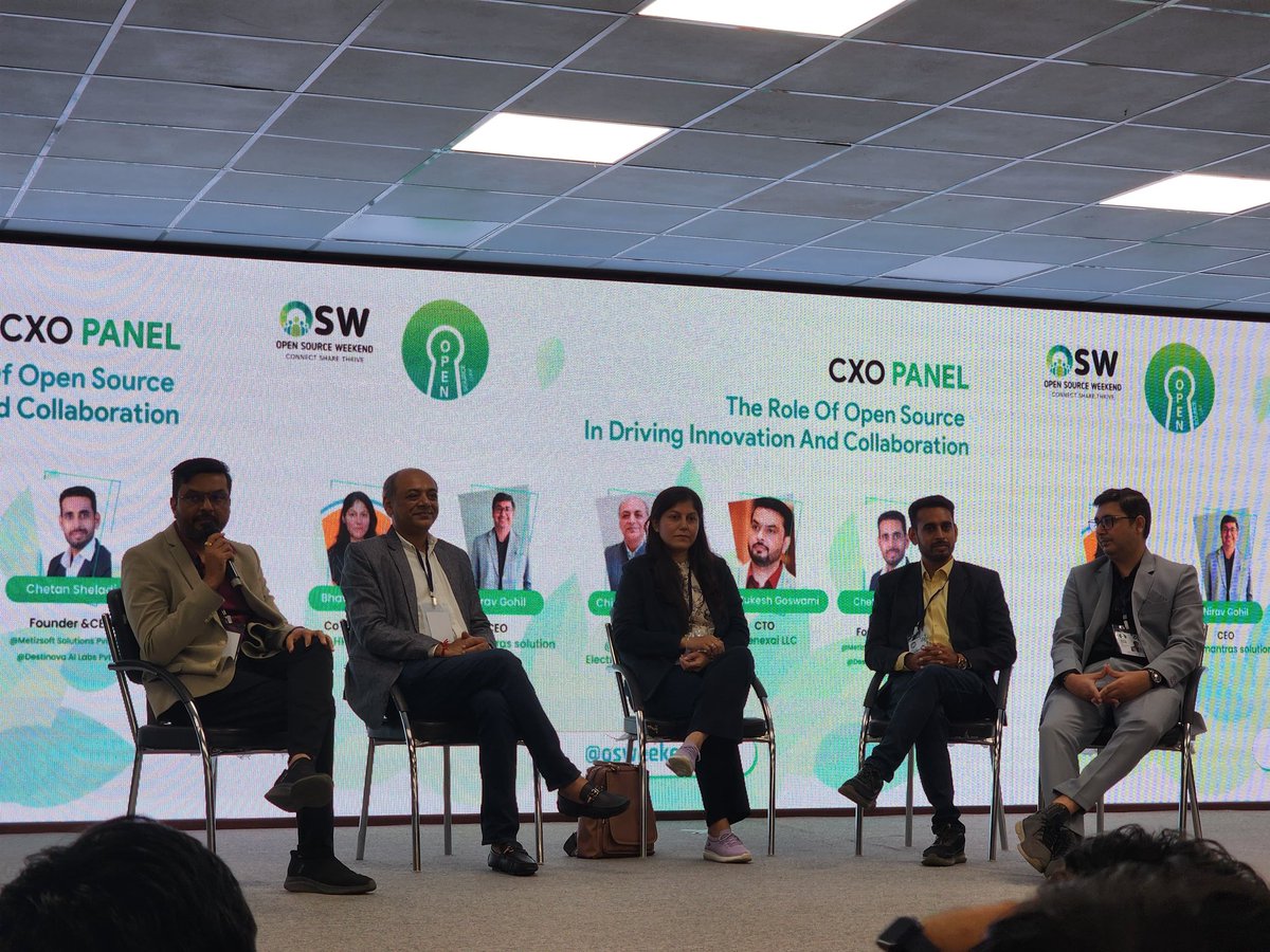 MeetJaviya0's tweet image. It’s great to listen and learn from professionals with 15–20 years of industry experience — gaining perspectives that go beyond code.
#OpenSourceDay2025 #OpenSource #CXOPanel #OpenSourceWeekend #Learning #OSDay2025 @OSWeekend