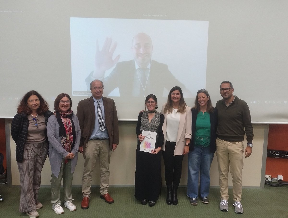 InmunoIspa's tweet photo. Un día muy especial para todos y en especial para la nueva doctora Aída Bernardo Flórez. Enhorabuena! https://t.co/H46R4Q1wcb