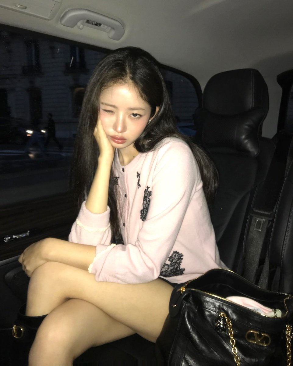 IVENAOlREl's tweet photo. ㅤㅤ

c’mon, pack it up. let me take you for a ride, i’ll show you the best place you ever know. 
ㅤ https://t.co/wTqZPnuN4A