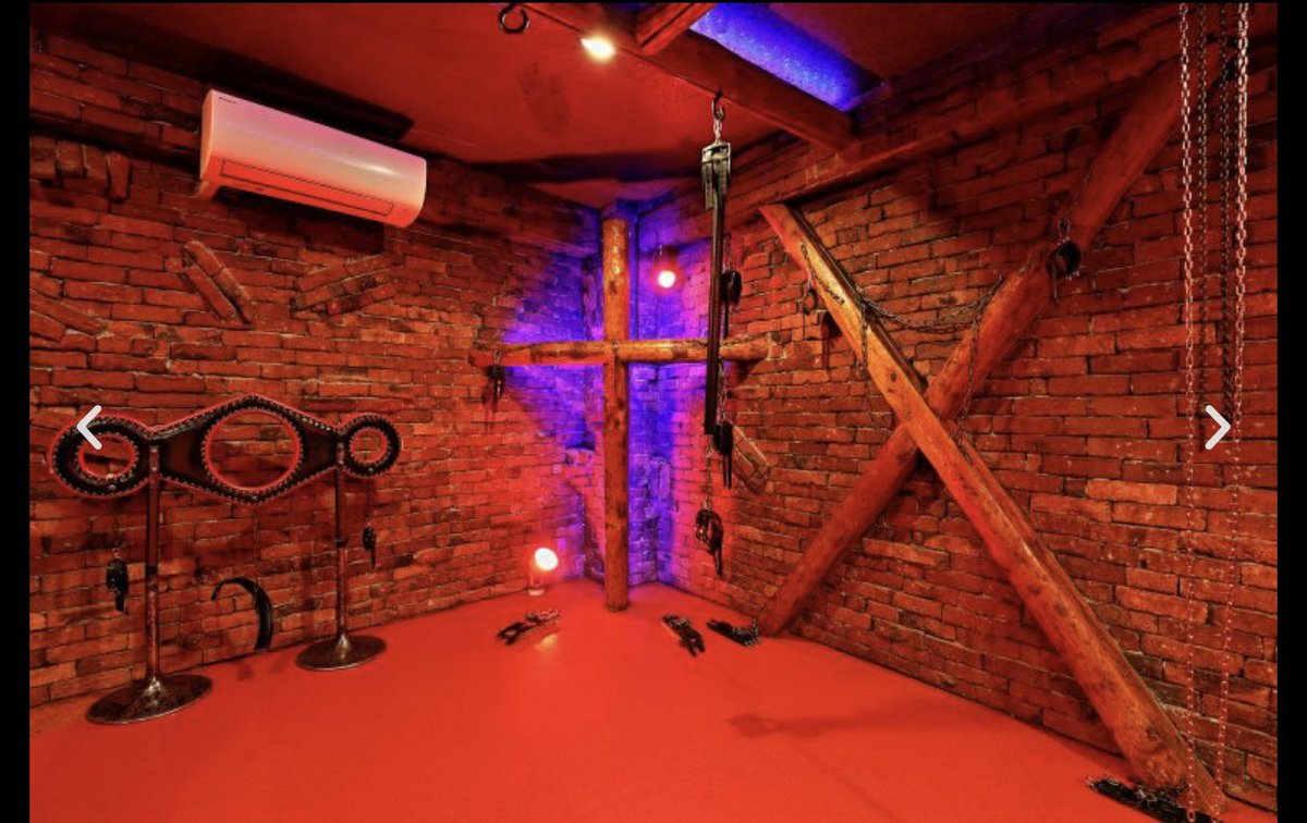 アルファ・イン森園みるく先生＋榎本由美
魔女王　展　にて

#ハッカニブンノイチ　Madame 
飛室イヴ女王様のショー
が行われます！

11月22日　#アルファイン　102号室にて‼️

第一部(和のショー) 13時45分開場14時開演
第二部(洋のショー) 15時45分開場16時開演
前売り4000円、当日4500円