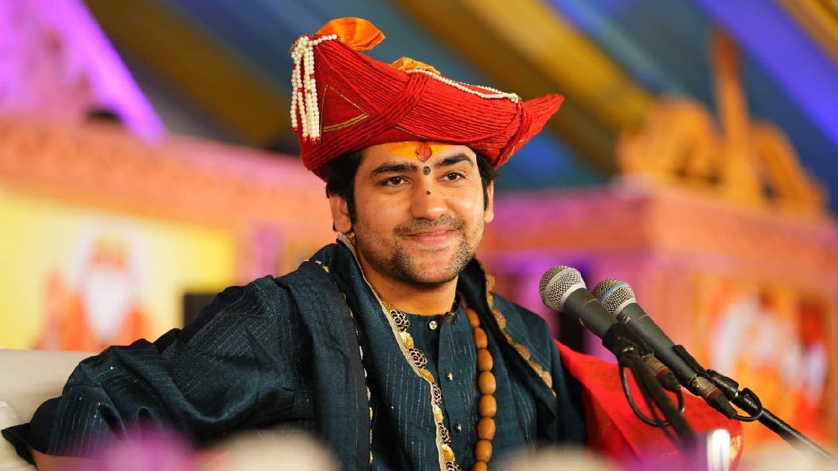 MeghUpdates's tweet image. 🚨 BIG STATEMENT by Dhirendra Shastri

“If you talk about BEHEADING in the name of religion, then neither the law will spare you, nor will the Hindu community.”