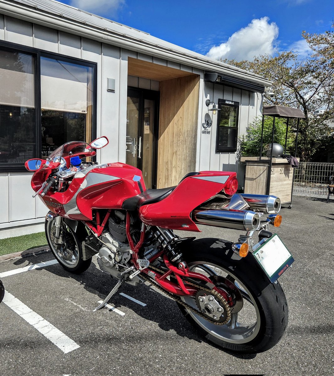 rninetracerbmw's tweet photo. 今日は秋の空
#MH900E #DUCATI
#ドゥカティいいじゃん
#バイク乗りと繋がりたい https://t.co/53XQH6Or2g