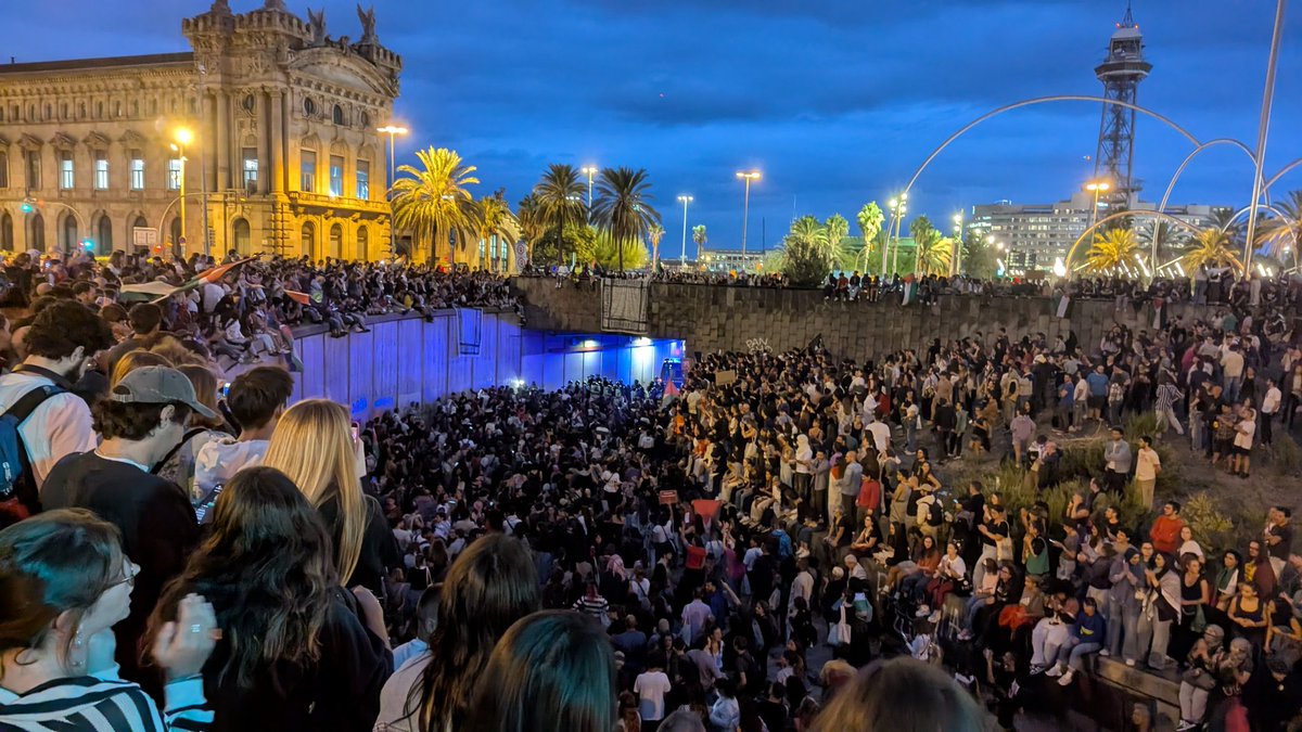 Israel té la complicitat dels nostres governs imperialistes, però el poble palestí té la solidaritat internacionalista.

Ara, el genocidi és la màxima expressió de la barbàrie capitalista. La lluita de la classe treballadora i els pobles oprimtis està unida a la del poble palestí